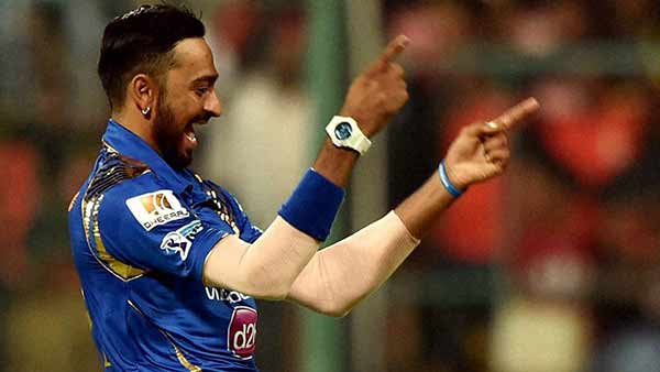 மூன்று சுழற் பந்துவீச்சாளர்கள்