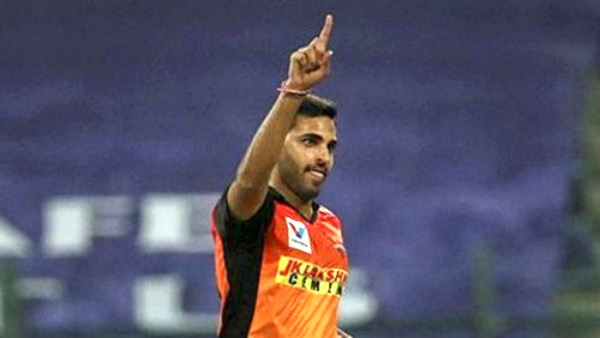 துணையாக உள்ளார் 