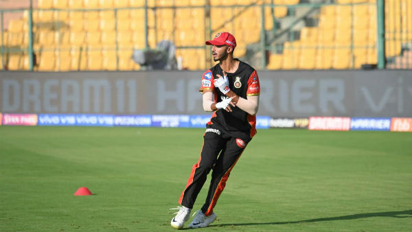 எப்படி கேட்ச் பிடித்தார்?