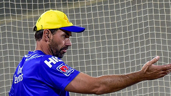 பின்னணியில் பிளெம்மிங் 