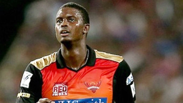 2 விக்கெட், 7 ரன்