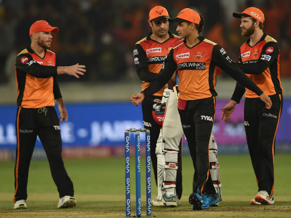 ஏன் இப்படி