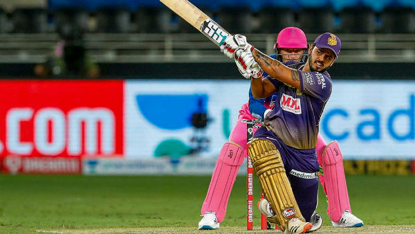 துவக்க வீரராக ஆடினார்