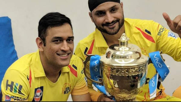 கோப்பை வென்ற சிஎஸ்கே 