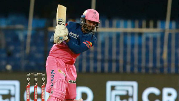 கை கொடுத்த இருவர்