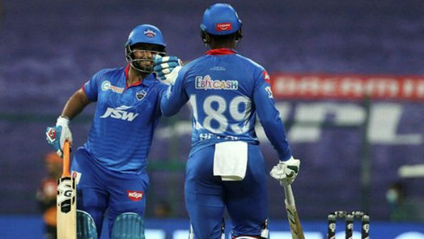 246 ரன்களுடன் முதலிடம் 