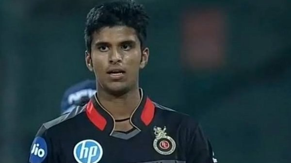 பவர்பிளேவில் அசத்தல்