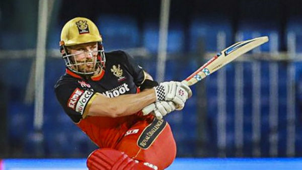 நான்கு வீரர்கள் மாற்றம்