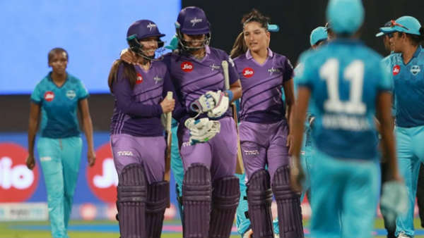 ஆலம், காஸ்பெரக் 2 விக்கெட்டுகள் ஆலம், காஸ்பெரக் 2 விக்கெட்டுகள்