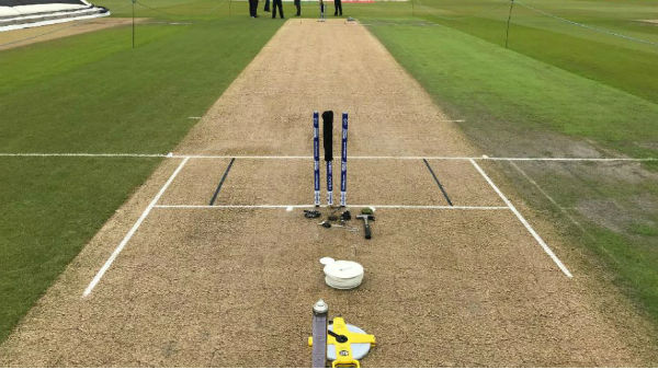 ஏன் இப்படி