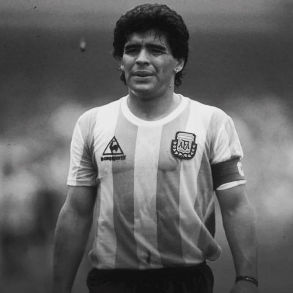 புதைக்கப்பட்ட மரடோனா 