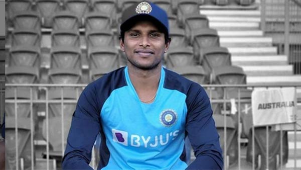 அணியில் இடம்