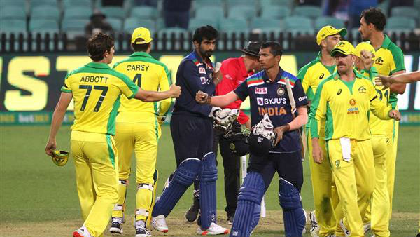 கட்டுப்படுத்தினர் கட்டுப்படுத்தினர்