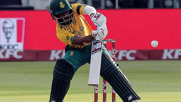 ராய் டக் அவுட்