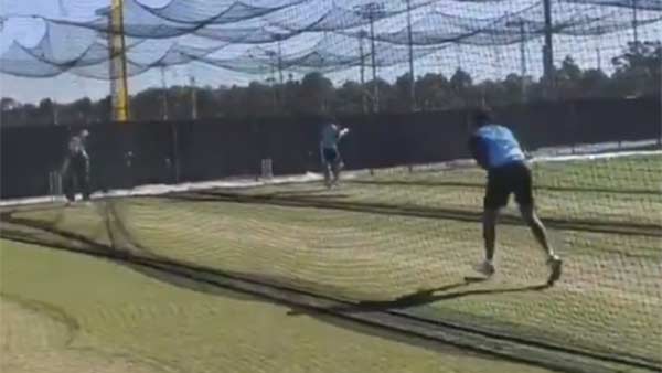 அணியிலும் இடம்