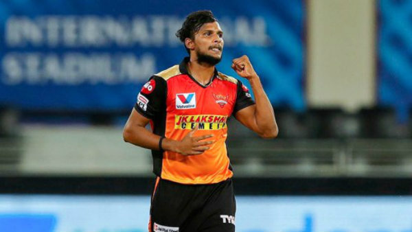 ஹோல்டர், நடராஜன் அபாரம்