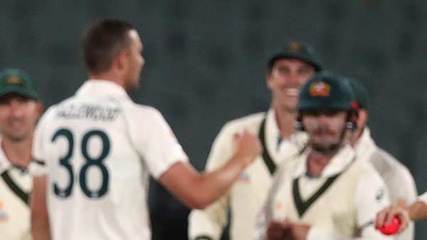 ஆஸ்திரேலியா பந்துவீச்சு