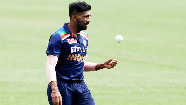 ஓரம்கட்டப்பவிட்டார் 