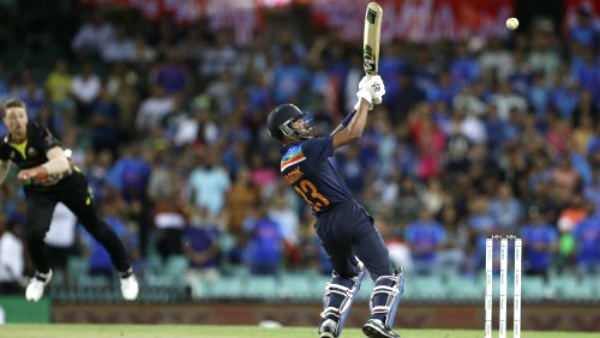 மாற்றினார் 