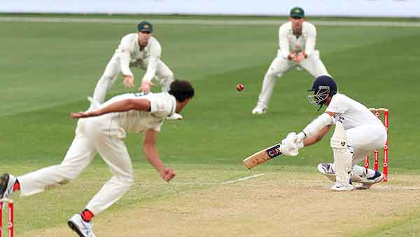 வலியுடன் வெளியேறினார்