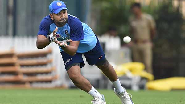 டெஸ்ட் போட்டிகளில் இடம்பிடிப்பு 