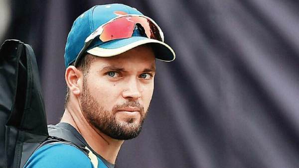 வேறு வீரர் 