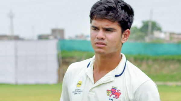 மும்பை அணியில் அர்ஜூன் மும்பை அணியில் அர்ஜூன்