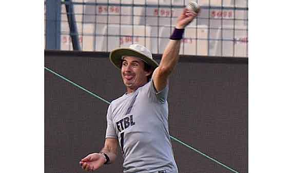 திருப்பி அடித்த கேப்டன் 