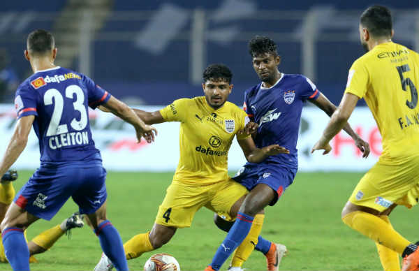 மும்பை சிட்டி அபாரம் மும்பை சிட்டி அபாரம்