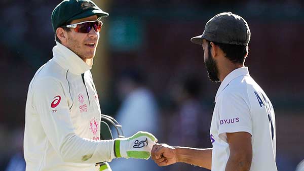 இரண்டு வீரர்கள் அறிமுகம்