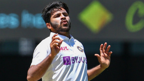 சீண்டல்களை எதிர்கொண்ட தாக்கூர் 