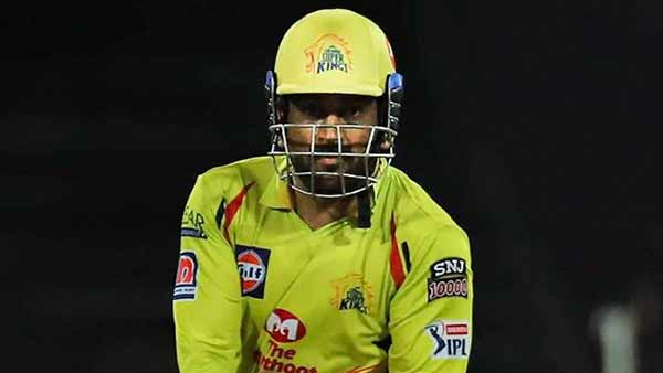 வருகிறார் வருகிறார்