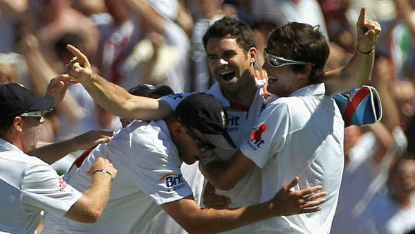 ஆன்டர்சன் 3 விக்கெட்டுகள் 