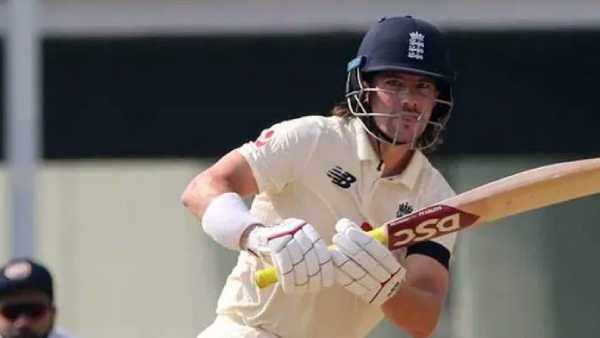  டாம் மூர் எனும் போராளி