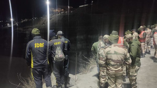 அதிரடி ரிஷப் அதிரடி ரிஷப்