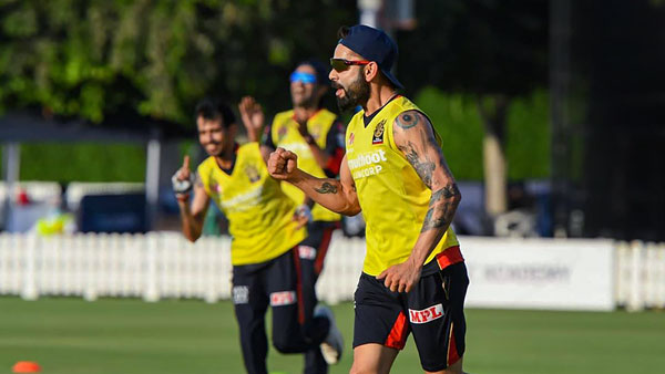 பயிற்சியை துவக்கிய ஆர்சிபி பயிற்சியை துவக்கிய ஆர்சிபி