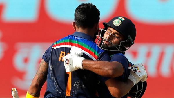 அதிரடி இணை 