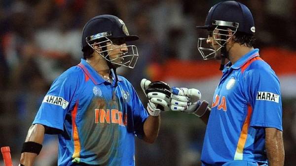 கைகொடுத்த கம்பீர், தோனி 