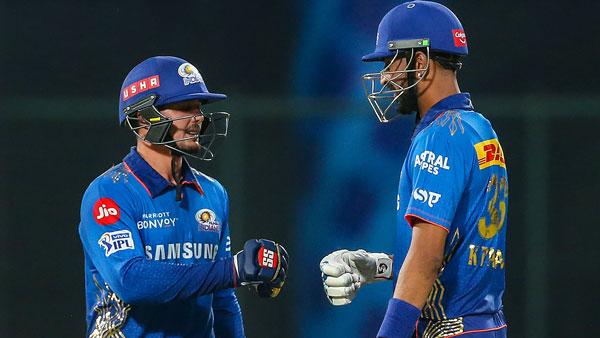 4வது இடத்தில் மும்பை அணி 