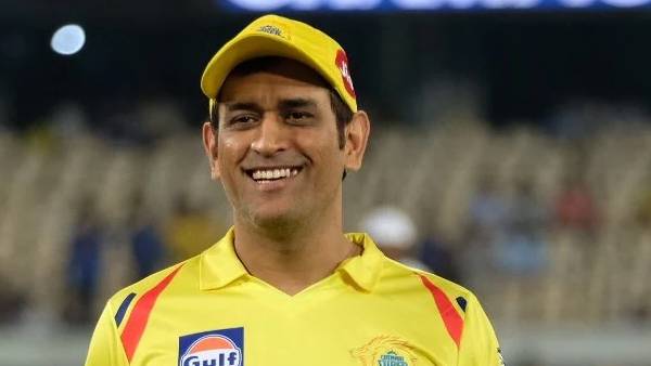 2 விக்கெட்டுக்காக காத்திருக்கும் தோனி 