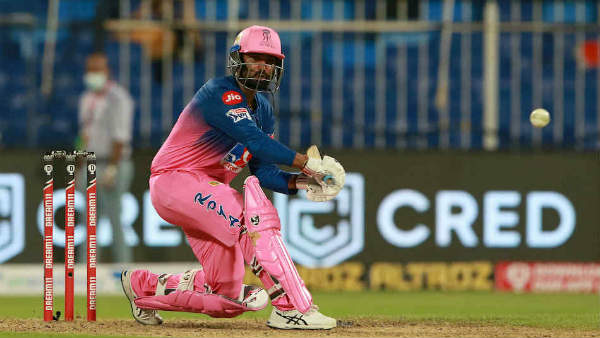 கட்டாயத்தில் வீரர்கள் 