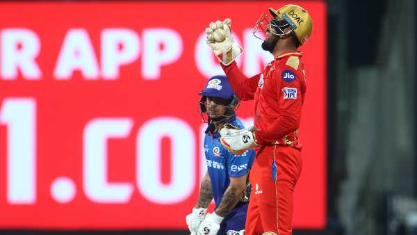 21 ரன்கள்... 2 விக்கெட்டுகள் 