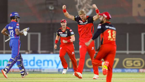 163 ரன்கள் 