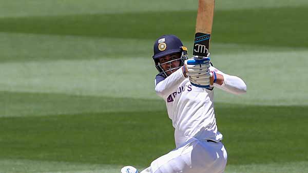 91 ரன்களை குவித்த கில் 