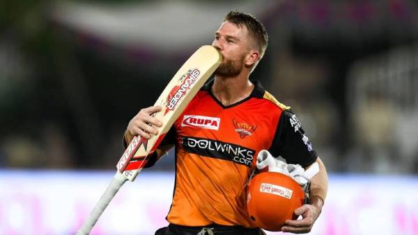 கேப்டன் பதவி பறிப்பு 