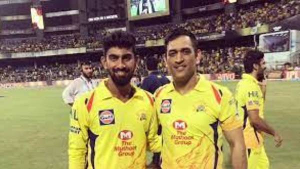 தட்டியெழுப்பினார் தட்டியெழுப்பினார்