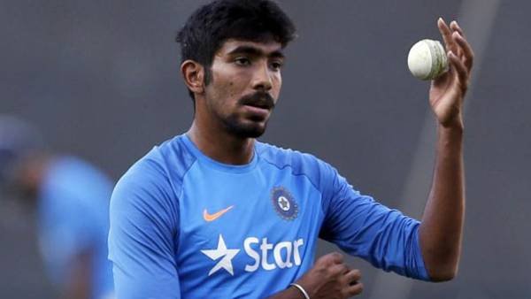 400 விக்கெட்டுகள் சாதனை