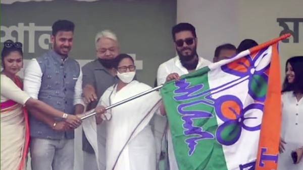 அரசியல் எண்ட்ரி