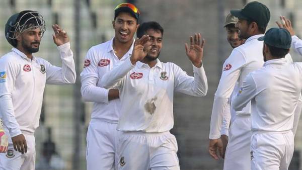 ஆக்கிரமிக்கும் வங்கதேசம் 