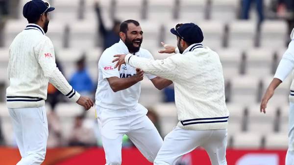  32 ரன்கள் முன்னிலை